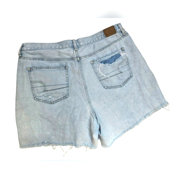 American Eagle Light Wash Blue Denim Distressed Jean Shorts Summer Size 16 - Picture 4 of 12